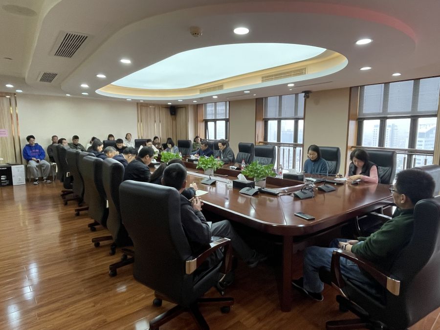 公司黨委委員、副總裁趙茂文赴貨運(yùn)公司宣講.jpg